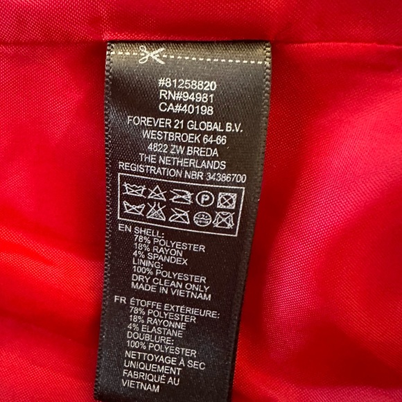 Red jacket - Picture 5 of 7